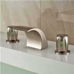 Medellín Brushed Nickel Finish Deck Mount Bathtub Faucet with Hot and Cold Mixer.