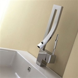 Plato Single Handle Brass Faucet